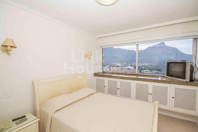 LOVELY CITY/SEA VIEW - LB1-002