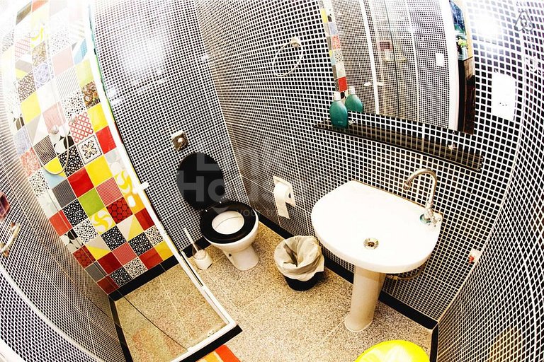 ECONOMIC & ECCENTRIC C2-008