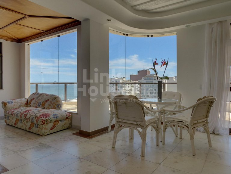 Linda Cobertura Lineal com Jacuzzi e Vista Mar em Copacabana
