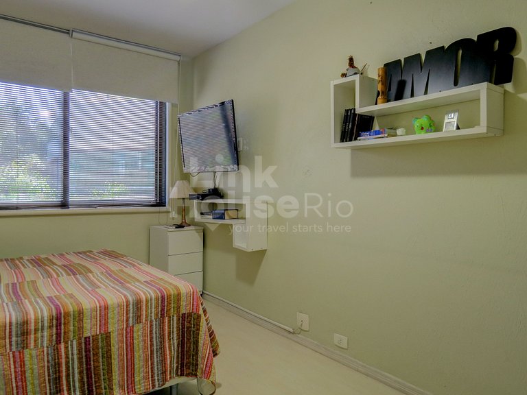 Apartamento Gigante com Varandão Frontal Mar no Melhor Ponto