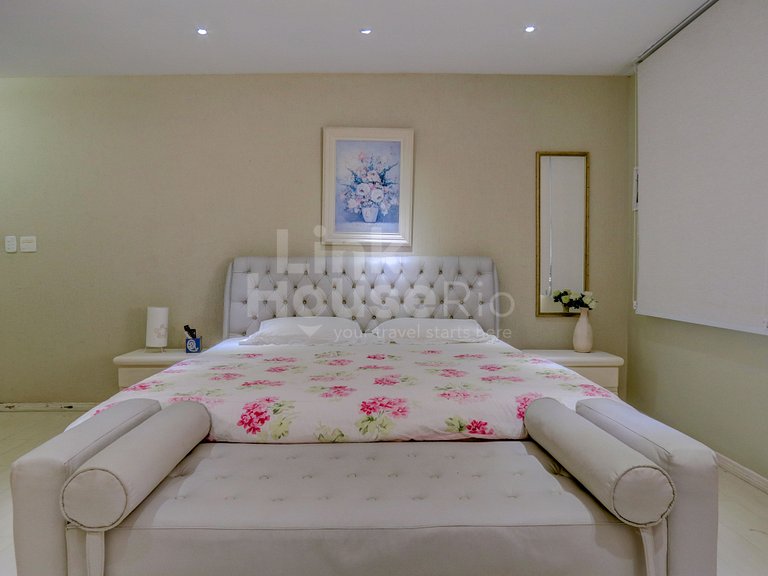 Apartamento Gigante com Varandão Frontal Mar no Melhor Ponto