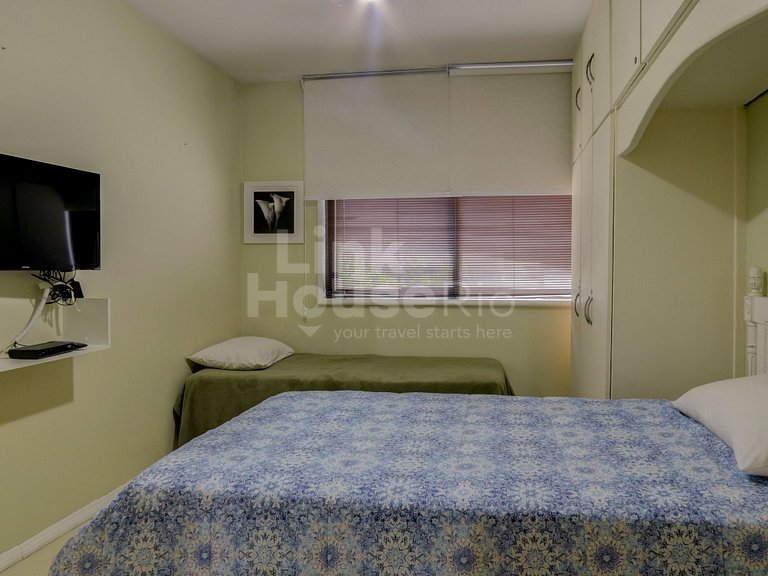 Apartamento Gigante com Varandão Frontal Mar no Melhor Ponto