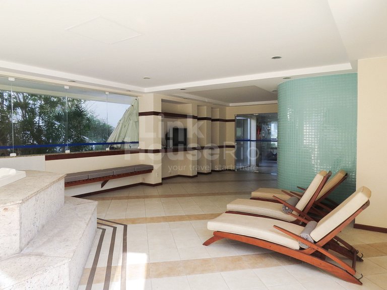 Front Beach Boutique 2-Suites in Barra B11-003