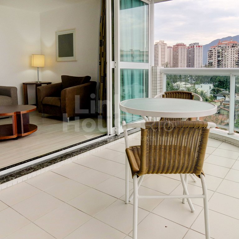 Linkhouse Rio: SEU FLAT COM VARANDA E VISTA NA QUADRA DA PRA