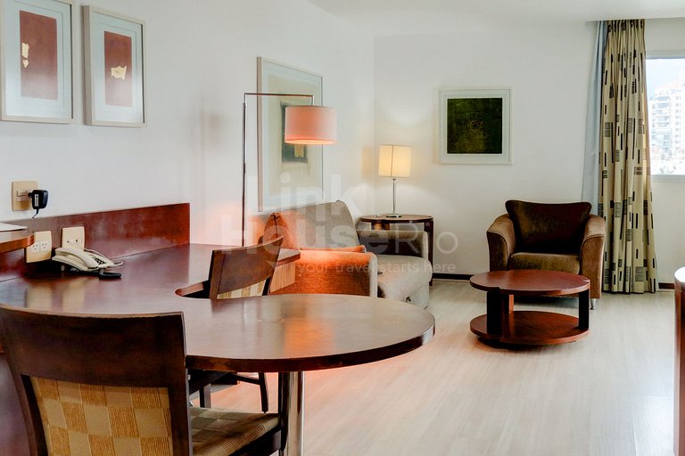 Linkhouse Rio: SEU FLAT COM VARANDA E VISTA NA QUADRA DA PRA