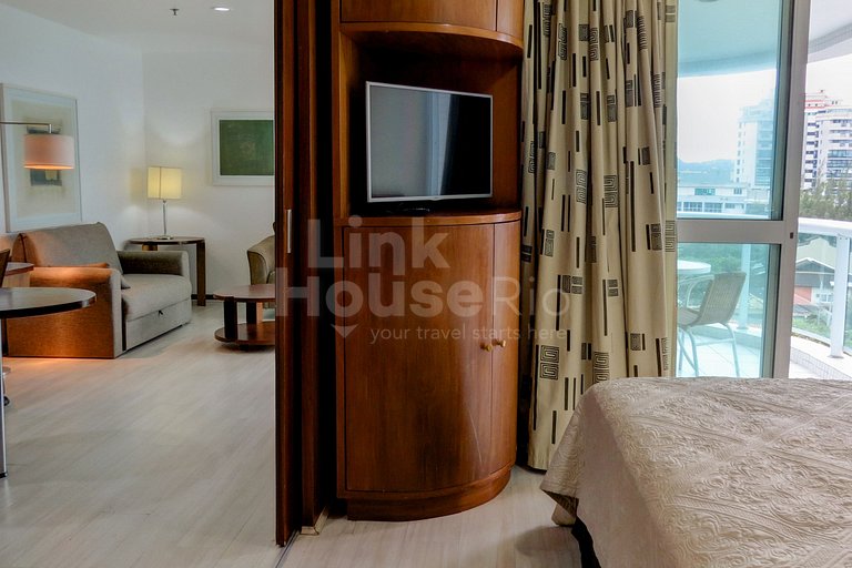 Linkhouse Rio: SEU FLAT COM VARANDA E VISTA NA QUADRA DA PRA