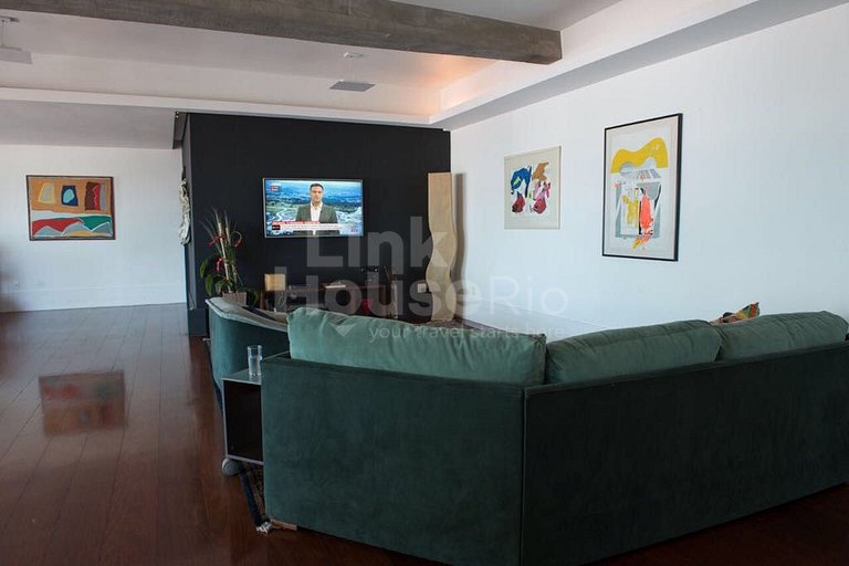 LinkHouse - YOUR BEACH FRONT HOME W/ BALCONY #B1-0023