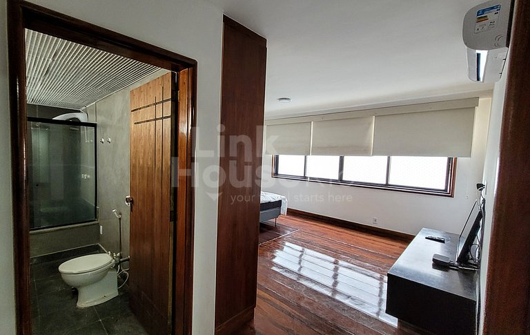 Sua Casa Frente ao Mar e com Varandão no Melhor Ponto da Bar