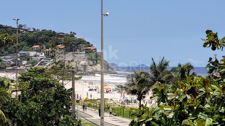 Sua Casa Frente ao Mar e com Varandão no Melhor Ponto da Bar