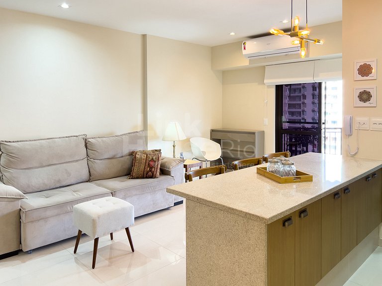 Lindo Flat com Varanda e Vista Panorâmica no Coração da Barr