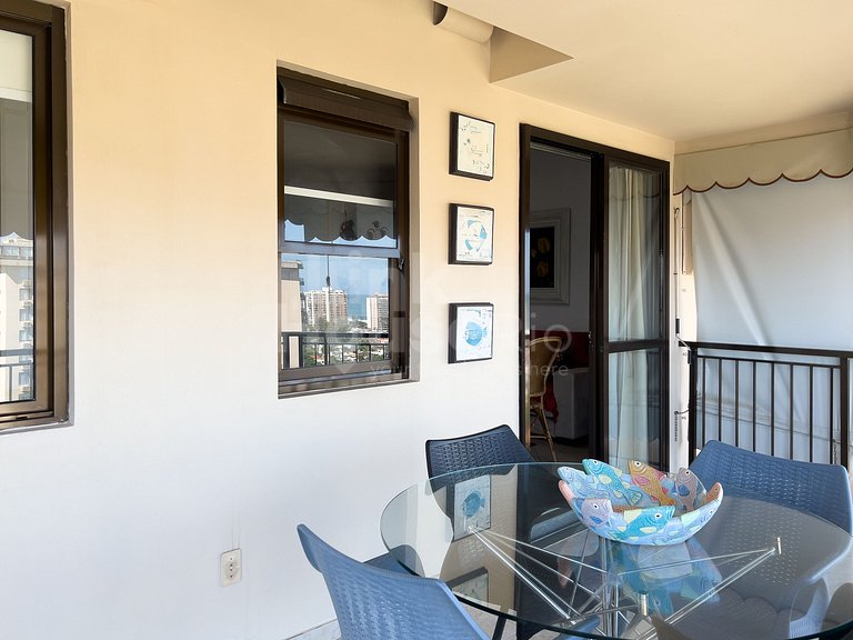 Aconchegante Flat com Varanda Grande e Vista Linda da Barra