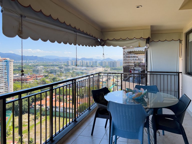 Aconchegante Flat com Varanda Grande e Vista Linda da Barra