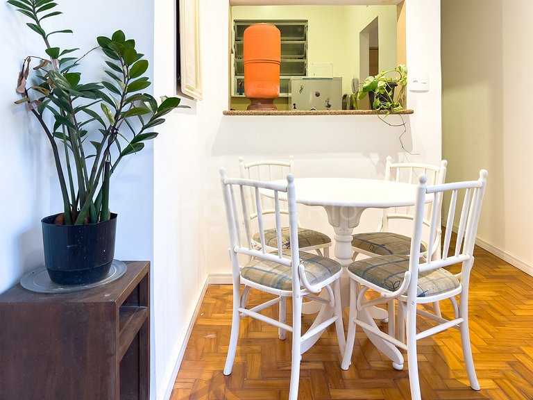 Apartamento Lindo e Confortável de Lado à Praia de Copacaban