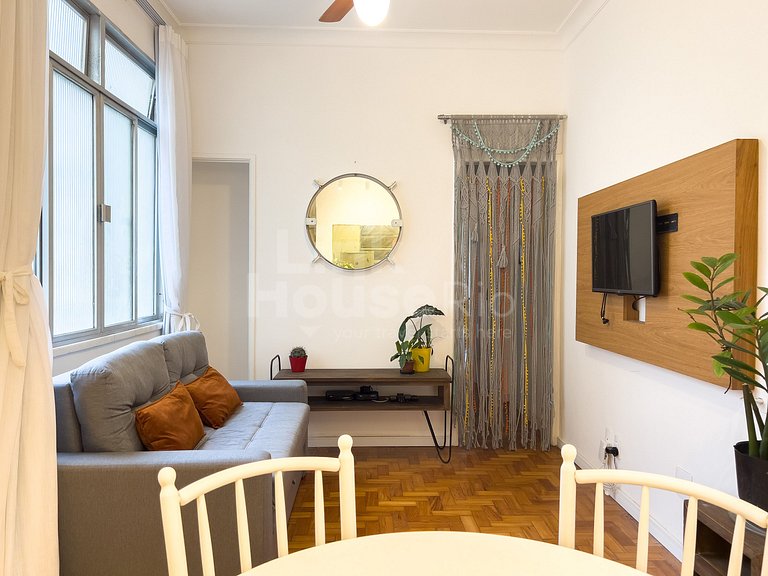 Apartamento Lindo e Confortável de Lado à Praia de Copacaban
