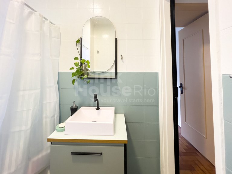 Apartamento Lindo e Confortável de Lado à Praia de Copacaban