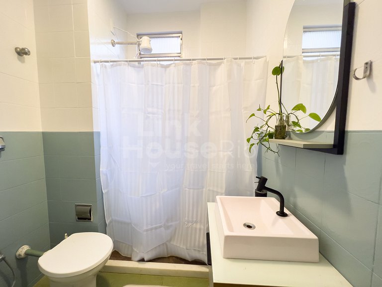 Apartamento Lindo e Confortável de Lado à Praia de Copacaban