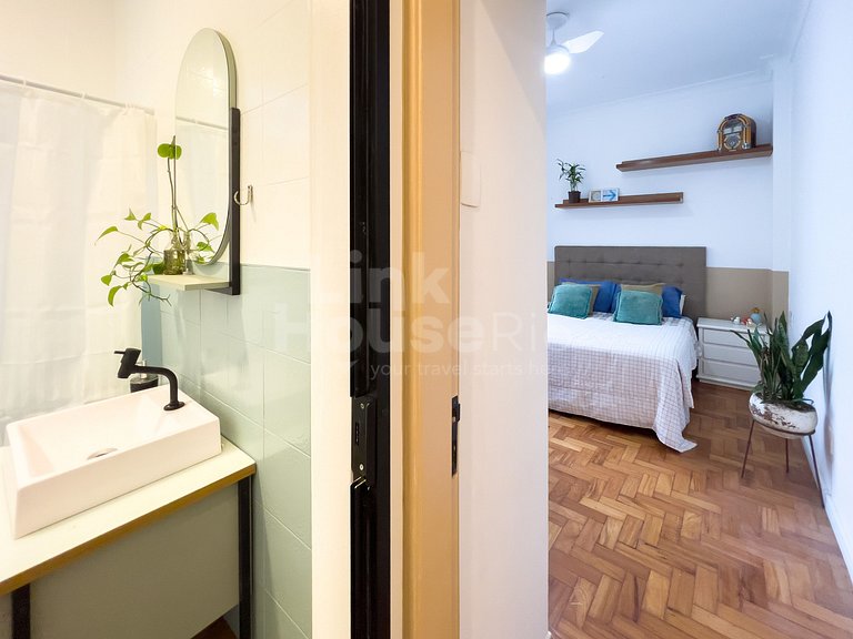 Apartamento Lindo e Confortável de Lado à Praia de Copacaban