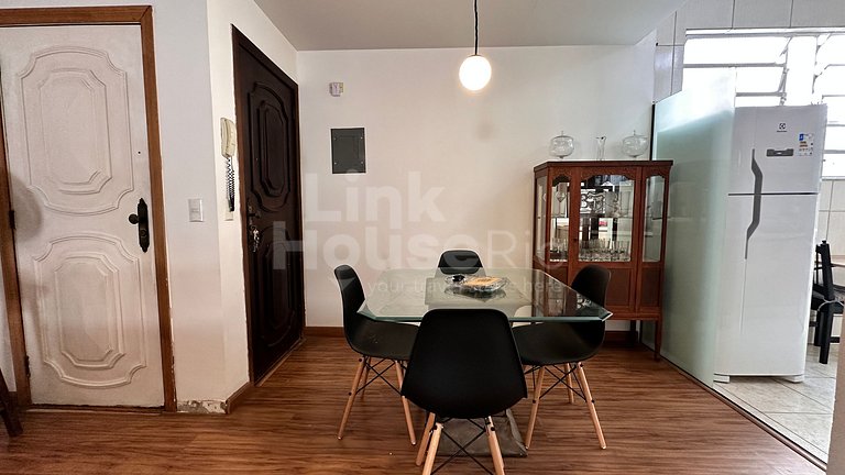Apartamento Espaçoso a 1 quadra da praia B2-001