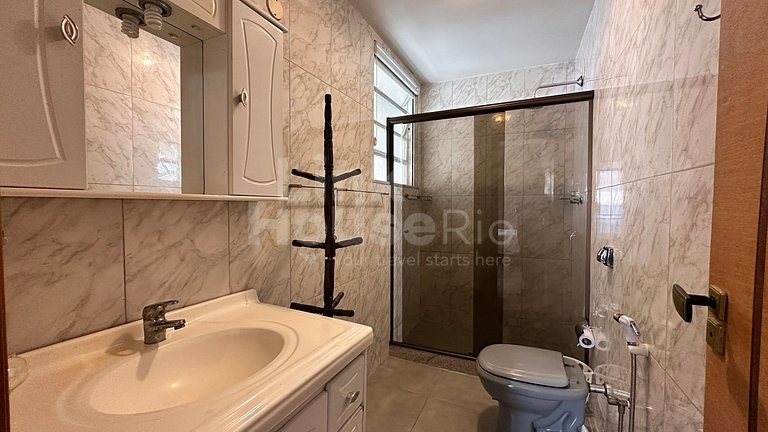 Apartamento Espaçoso a 1 quadra da praia B2-001