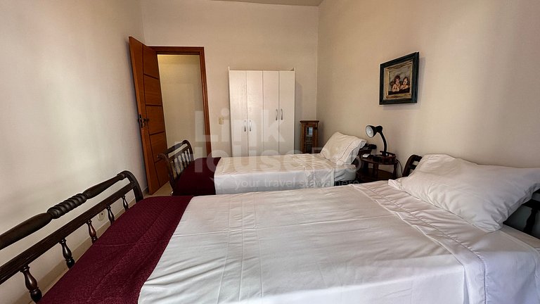 Apartamento Espaçoso a 1 quadra da praia B2-001