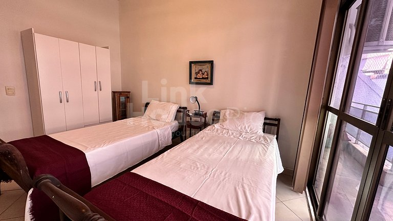 Apartamento Espaçoso a 1 quadra da praia B2-001