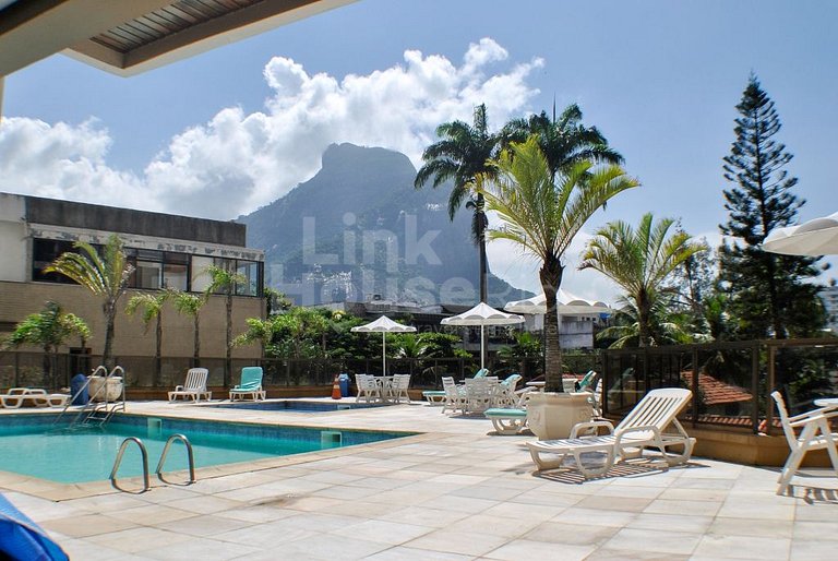 Cobertura Duplex com piscina e Vista Mar B11-0018