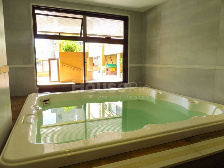 Cobertura Duplex com piscina e Vista Mar B11-0018