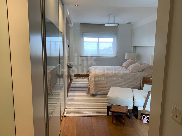 Cobertura Duplex com piscina e Vista Mar B11-0018