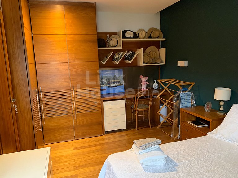 Cobertura Duplex com piscina e Vista Mar B11-0018